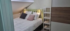 1 habitación, tabla de planchar con plancha, wifi y ropa de cama
