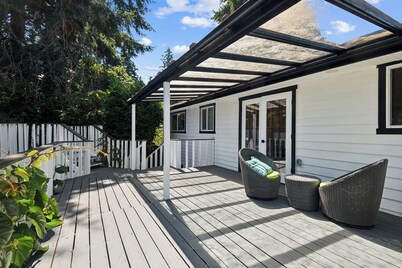 Charming 2-bedroom house in wonderful Burien with 500mbps speed WiFi,