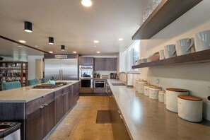 Micro-ondes, four, plaque de cuisson, lave-vaisselle