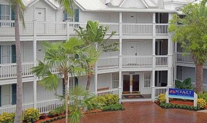 Exterior - Hyatt resort 2-bdr 2 bath Duvale St in Key West  with kitchen washer/dryer pool (Key West)