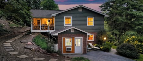 House (5 Bedrooms) | Front of property