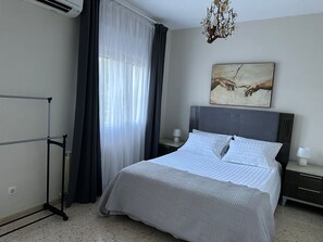 2 slaapkamers, een strijkplank/strijkijzer, wifi, beddengoed