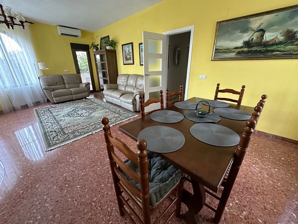 Dining - VILLA LOS ALMENDROS WITH PRIVATE POOL  (Calpe , Alicante)