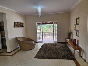 Interior - Chácara Aconchegante NA Zona Sul, Aceita Pets (City Ribeirão Ribeirão Preto)