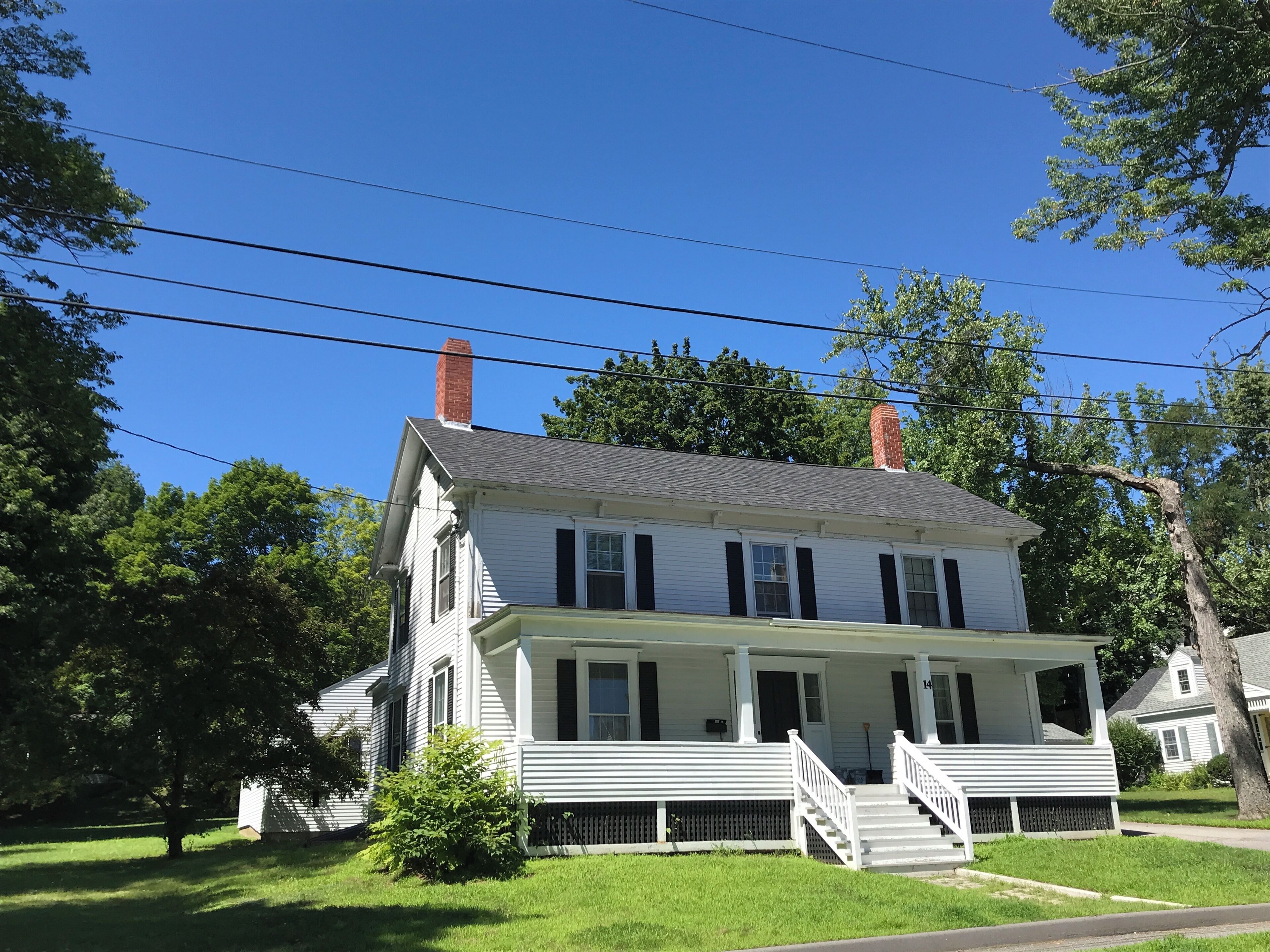 Spacious 6-bedroom house with WiFi and AC in charming Augusta