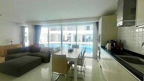 Apartemen, 2 kamar tidur, akses difabel, balkon | Pemandangan dari properti
