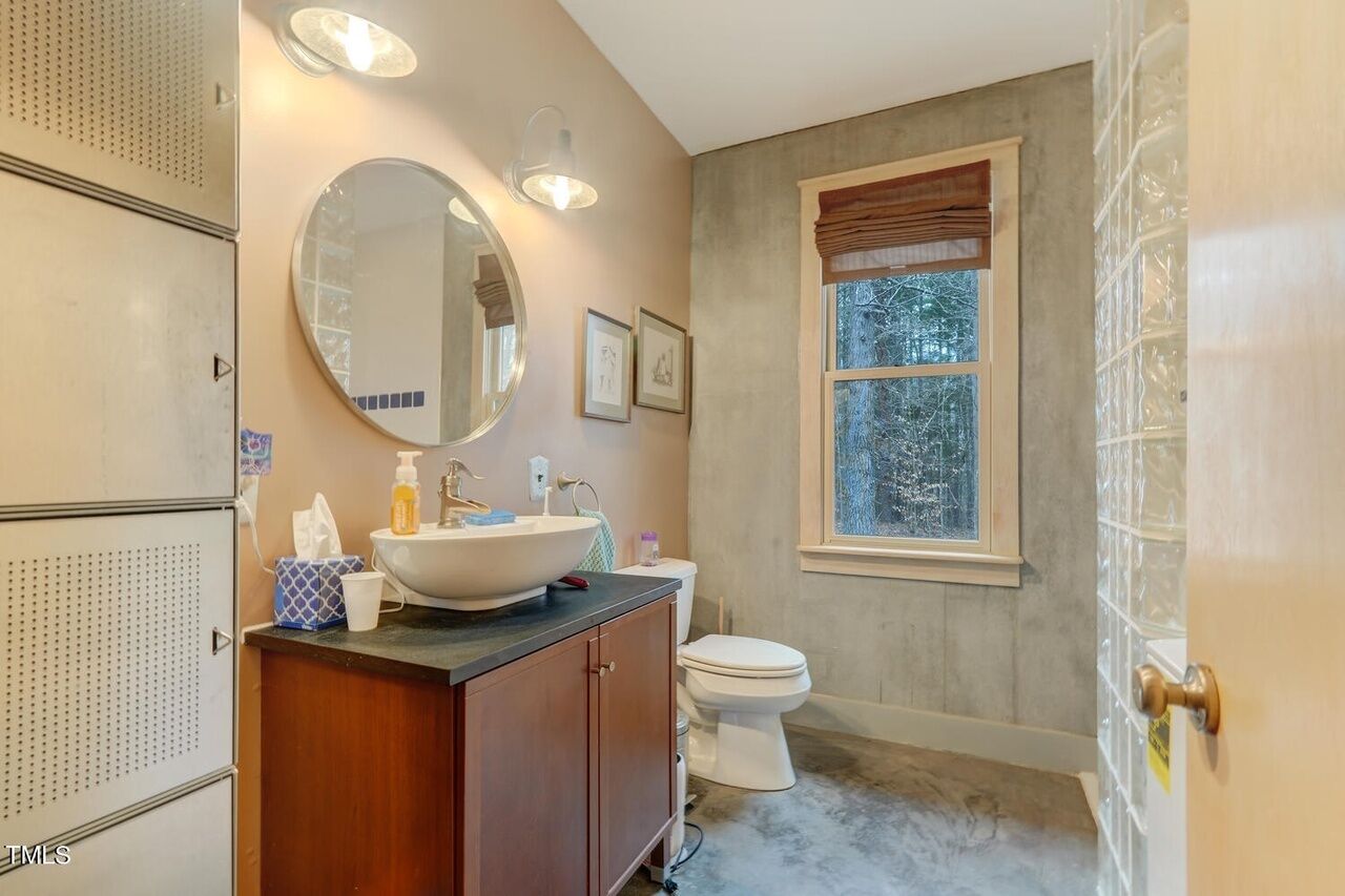 Shower, towels, toilet paper