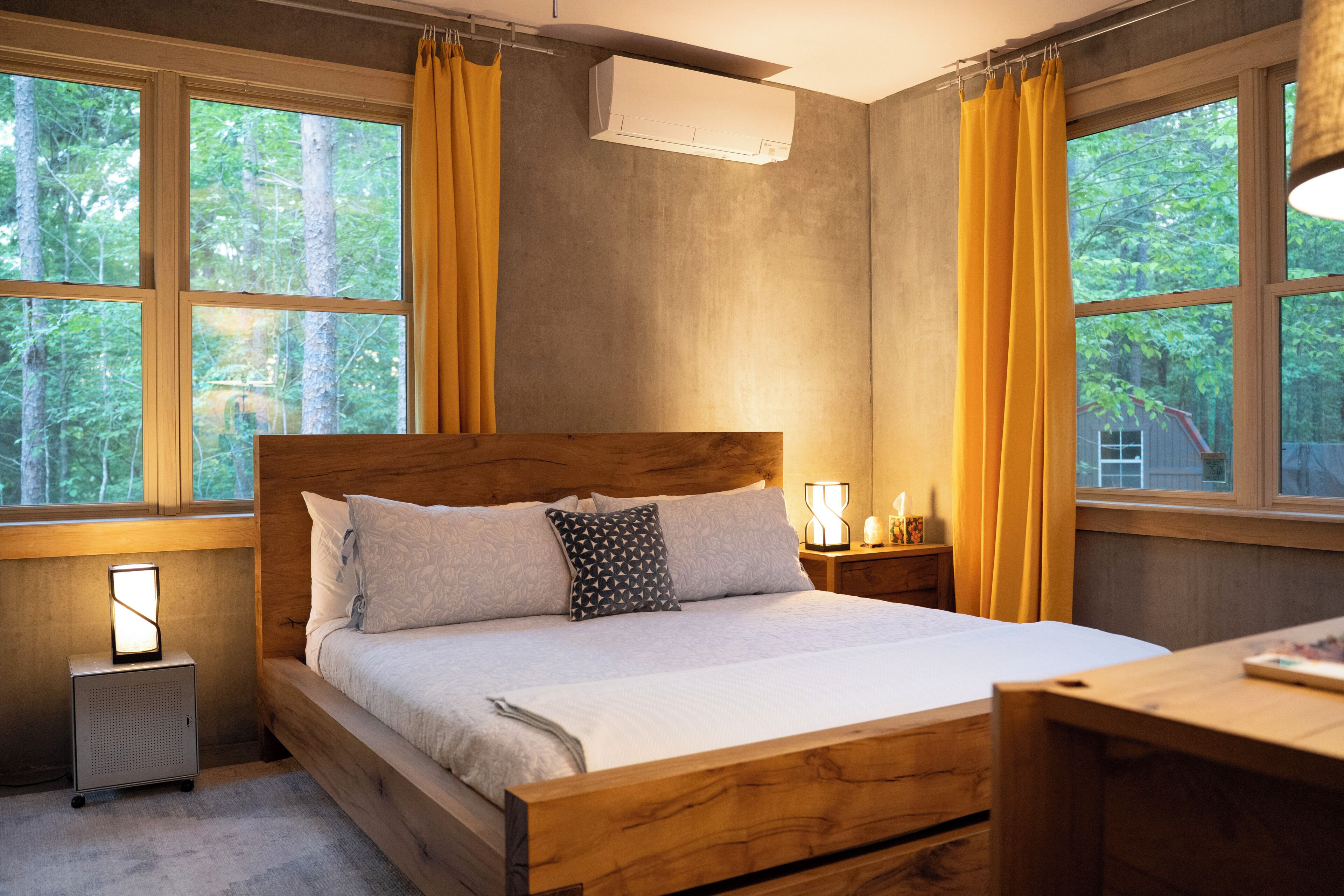 1 bedroom, desk, free WiFi, bed sheets