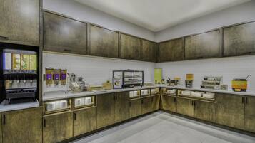 Free daily continental breakfast