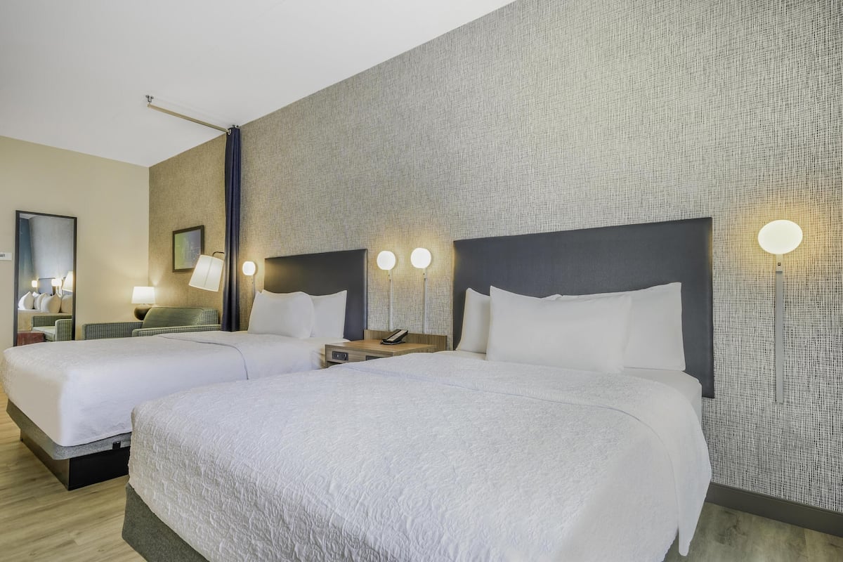 Studio Suite, 2 Queen Beds | Free WiFi