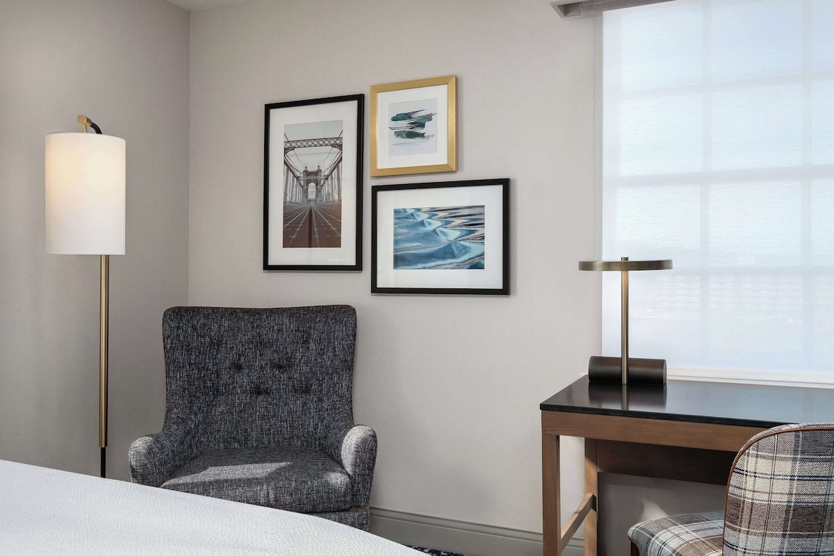 Hypo-allergenic bedding, in-room safe, blackout curtains