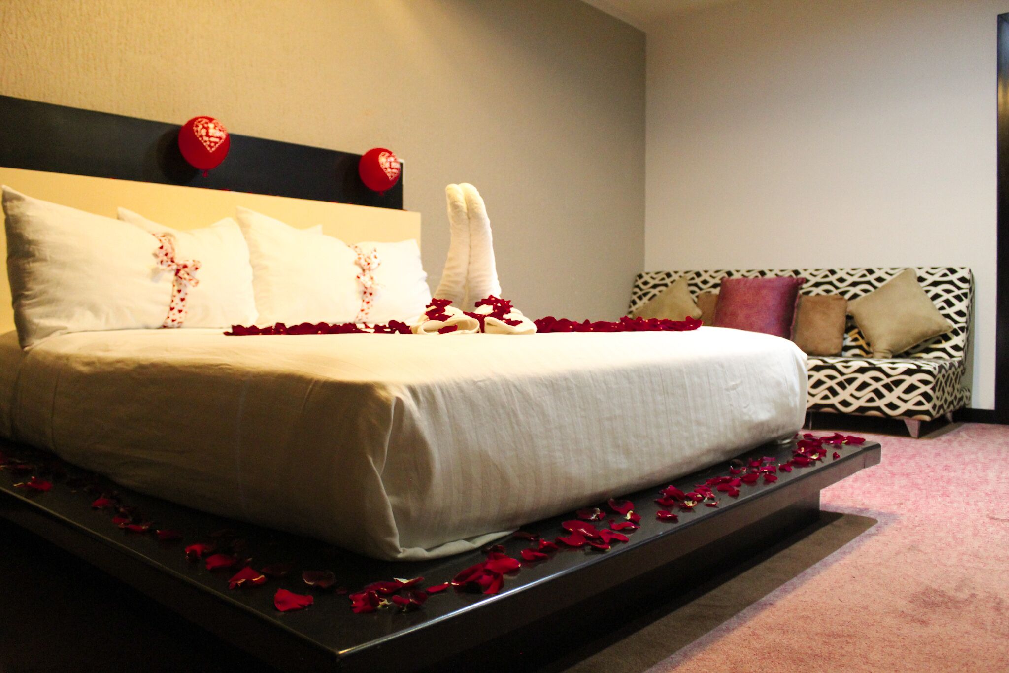 Soundproofing, free WiFi