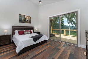 4 chambres, fer et planche à repasser, Wi-Fi gratuit, draps fournis