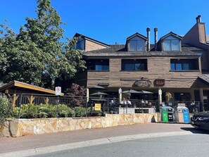 Exterior - Village Penthouse. Steps to Lifts (Whistler)