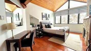 2 bedrooms, desk, iron/ironing board, WiFi