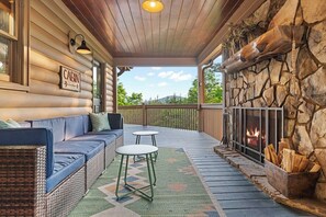 Terrace/patio - Lux 5Br, Game Room, Hot tub, long-range Mtn views (Blue Ridge)