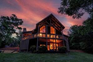 Exterior - Lux 5Br, Game Room, Hot tub, long-range Mtn views (Blue Ridge)