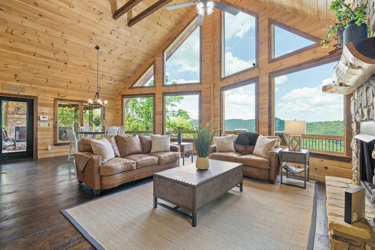 TV, peis og kontorer