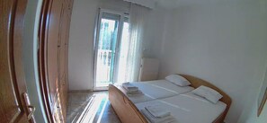 1 bedroom, in-room safe, iron/ironing board, free WiFi - The Villa with the Aromatic Herbs. (Thermaikos)