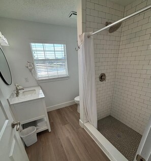 Standard Room | Bathroom