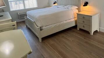 Standard Room | Iron/ironing board