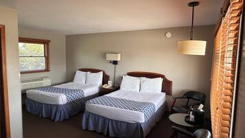 Basic Double Room | Desk, laptop workspace, iron/ironing board, free WiFi