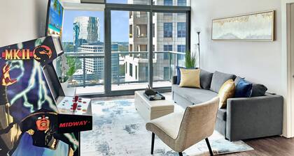 Luxury 3BR Buckhead Penthouse/Pool/Balcony/Walk to Lenox,Phipps Plaza & Marta