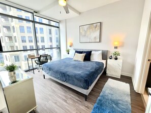 3 bedrooms, desk, iron/ironing board, free WiFi - Skyline Luxe | Large Balcony | Mondern Comfort | Pool (Atlanta)