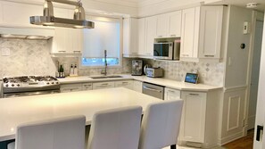 Micro-ondas, fogão, cooktop, lava-louças