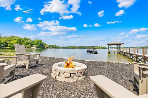 Game Room, 2 King Suites, Huge Porch, Kayaks, Lake
