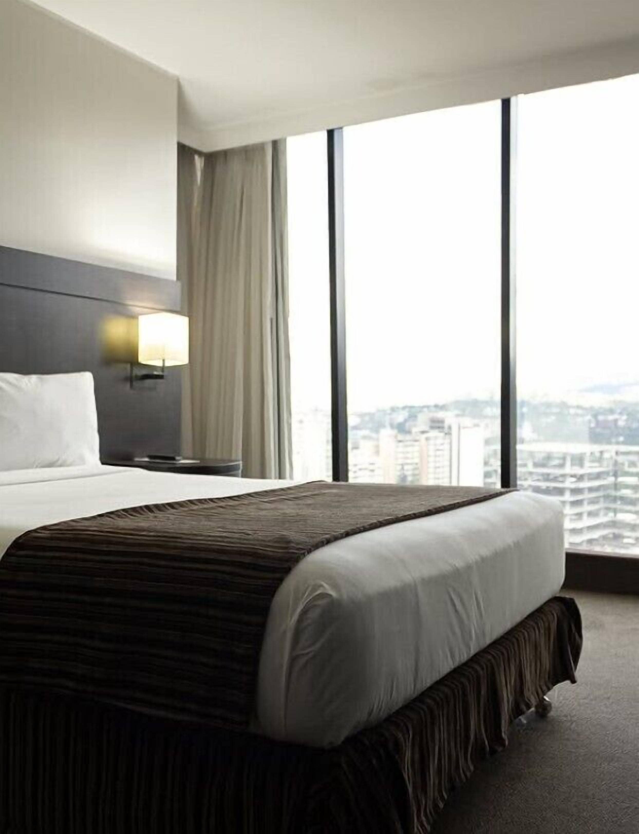 セーフティボックス (室内)、デスク、ノートパソコン用作業スペース、アイロン / アイロン台