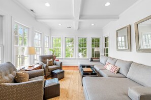 Smart-TV, Bücher, Musikbibliothek