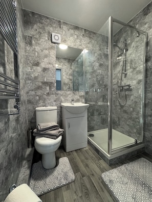 Chambre Double Luxe, 1 lit double, vue jardin | Salle de bain