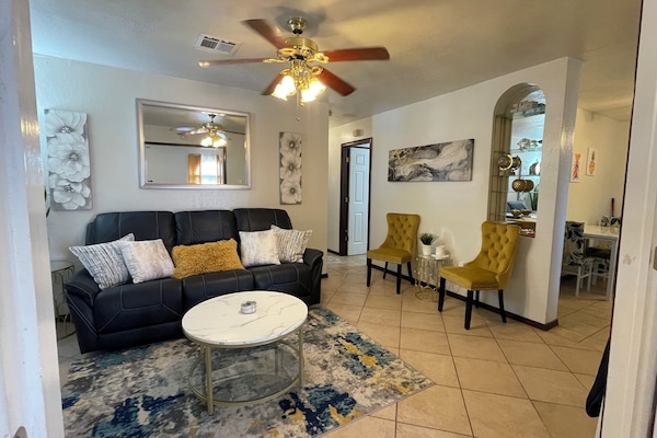 Smart-tv, videospelletjes, tafelvoetbal en een tafeltennistafel