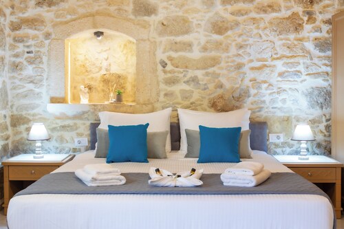 Asmani Traditional House with Jacuzzi, Sauna & small Gum, ideal for relaxing