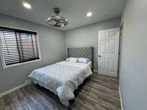 2 habitaciones, tabla de planchar con plancha y wifi gratis 