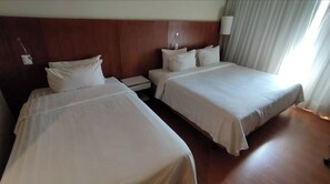 Habitación doble superior | Tabla de planchar con plancha y wifi gratis 