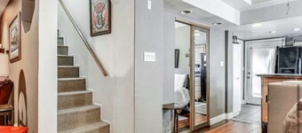 Charming 2-bedroom cabin with WiFi, AC in brilliant Statesville