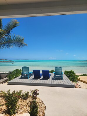 Terrace/patio - Exuma Sea La Vie - BEACHFRONT,  Stunning views, Newly Updated at Hideaways (George Town)