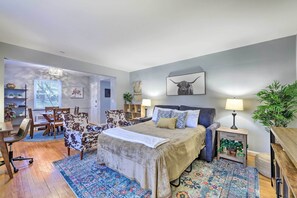 1 habitación, escritorio, tabla de planchar con plancha y wifi gratis 