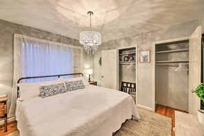 1 habitación, escritorio, tabla de planchar con plancha y wifi