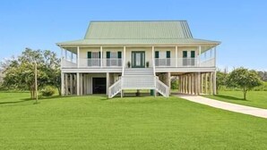 Exterior - Elsa's Place: Private Home (Lafitte)