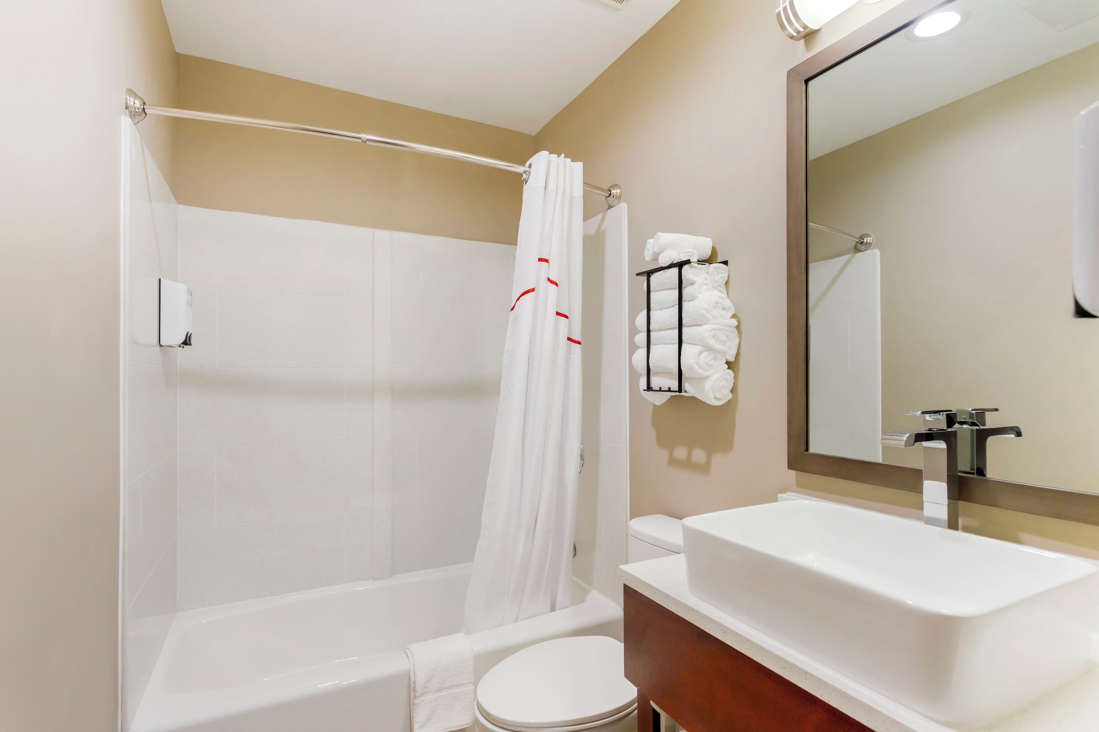 Photo - Red Roof Inn PLUS+ Jamaica, NY – JFK Airport