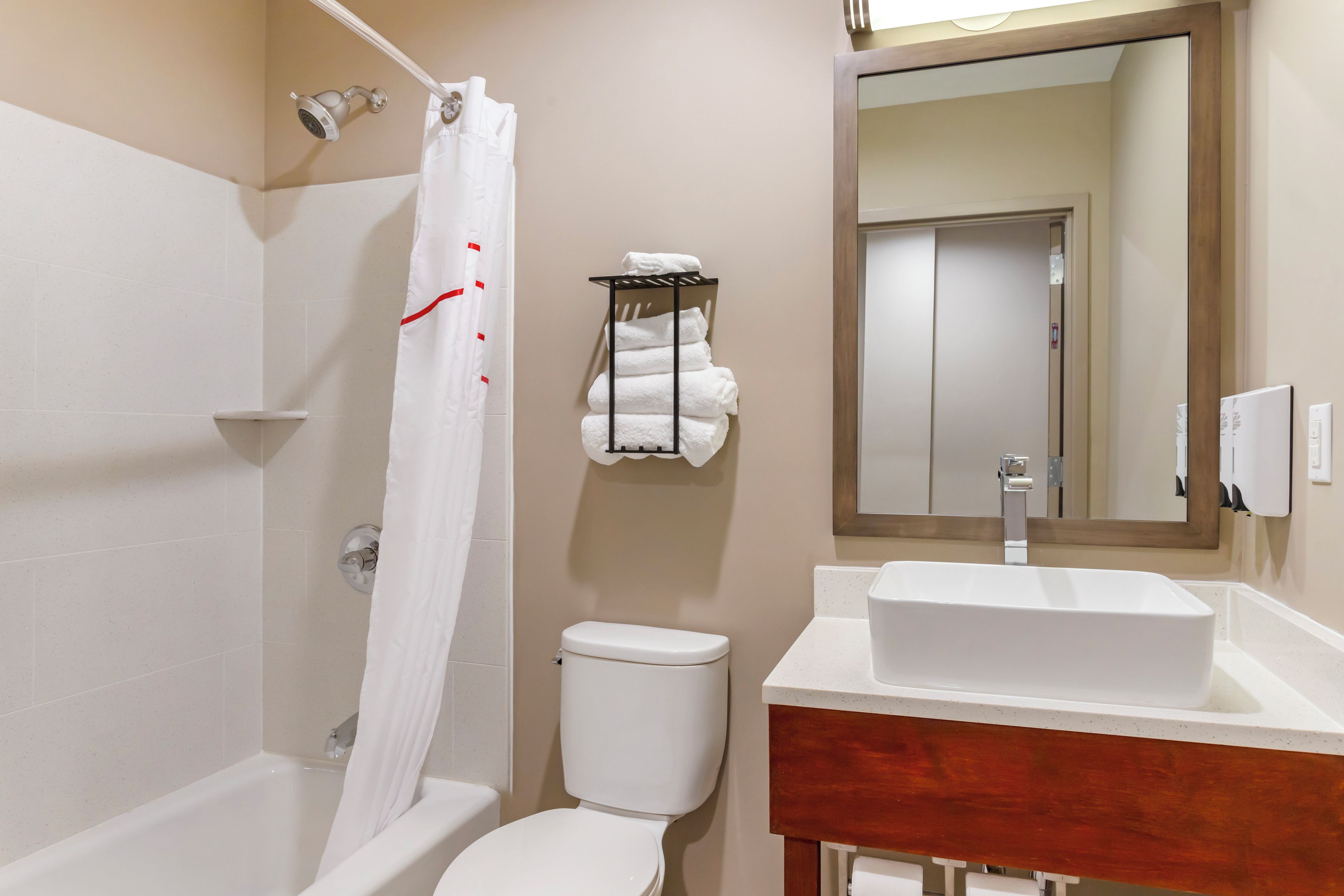Photo - Red Roof Inn PLUS+ Jamaica, NY – JFK Airport