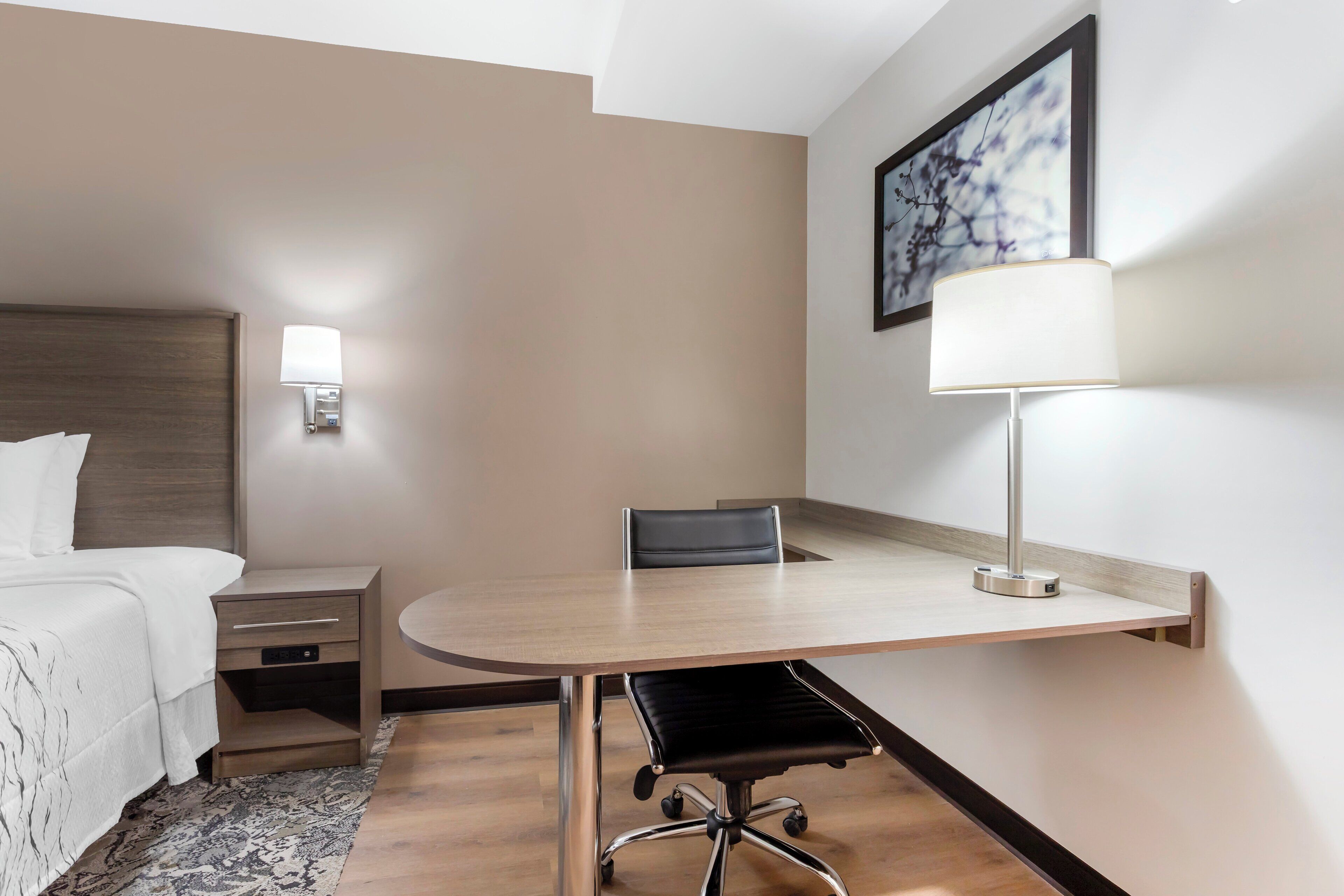 Photo - Red Roof Inn PLUS Jamaica, NY - JFK Airport