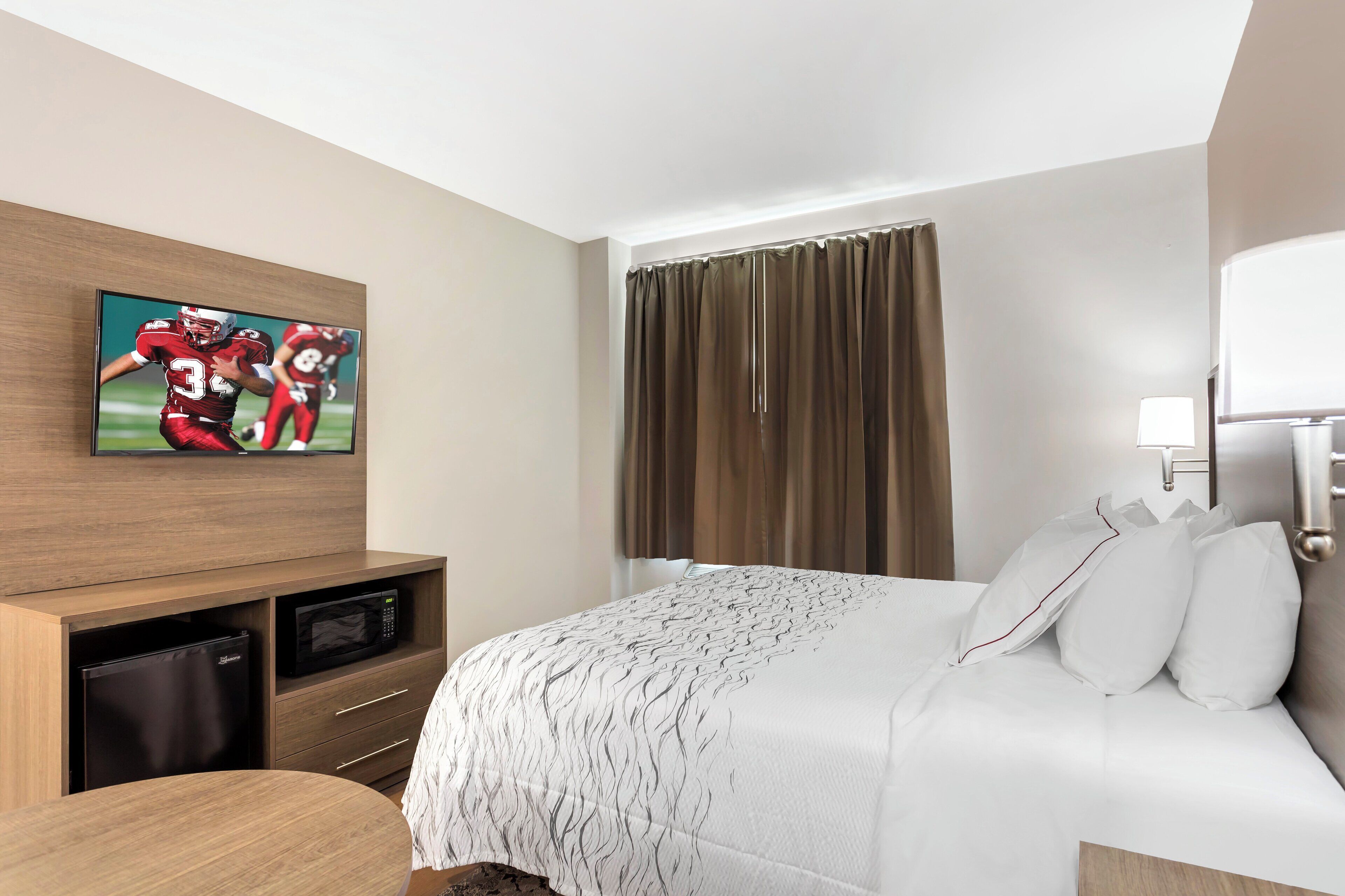 Photo - Red Roof Inn PLUS Jamaica, NY - JFK Airport