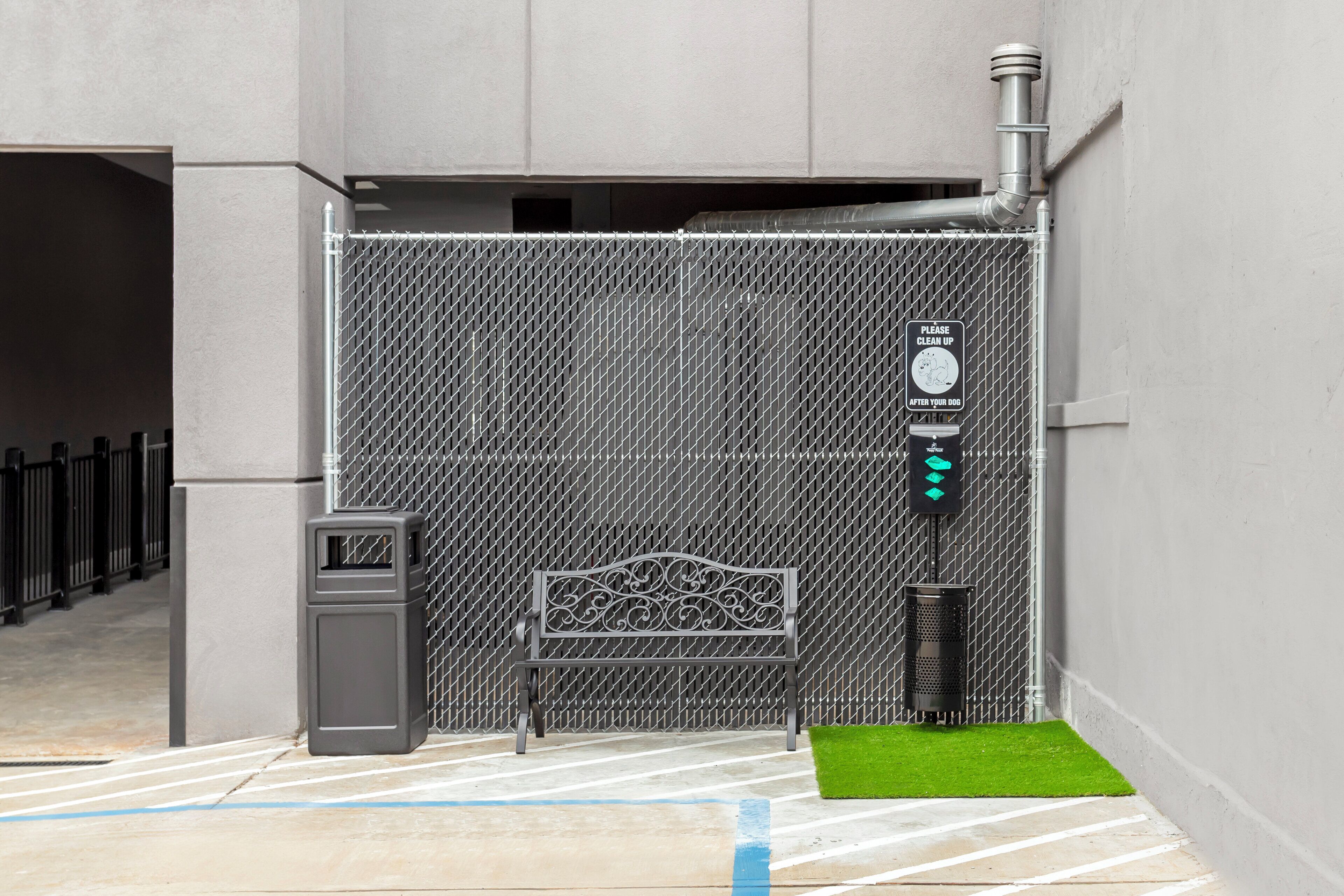 Photo - Red Roof Inn PLUS Jamaica, NY - JFK Airport