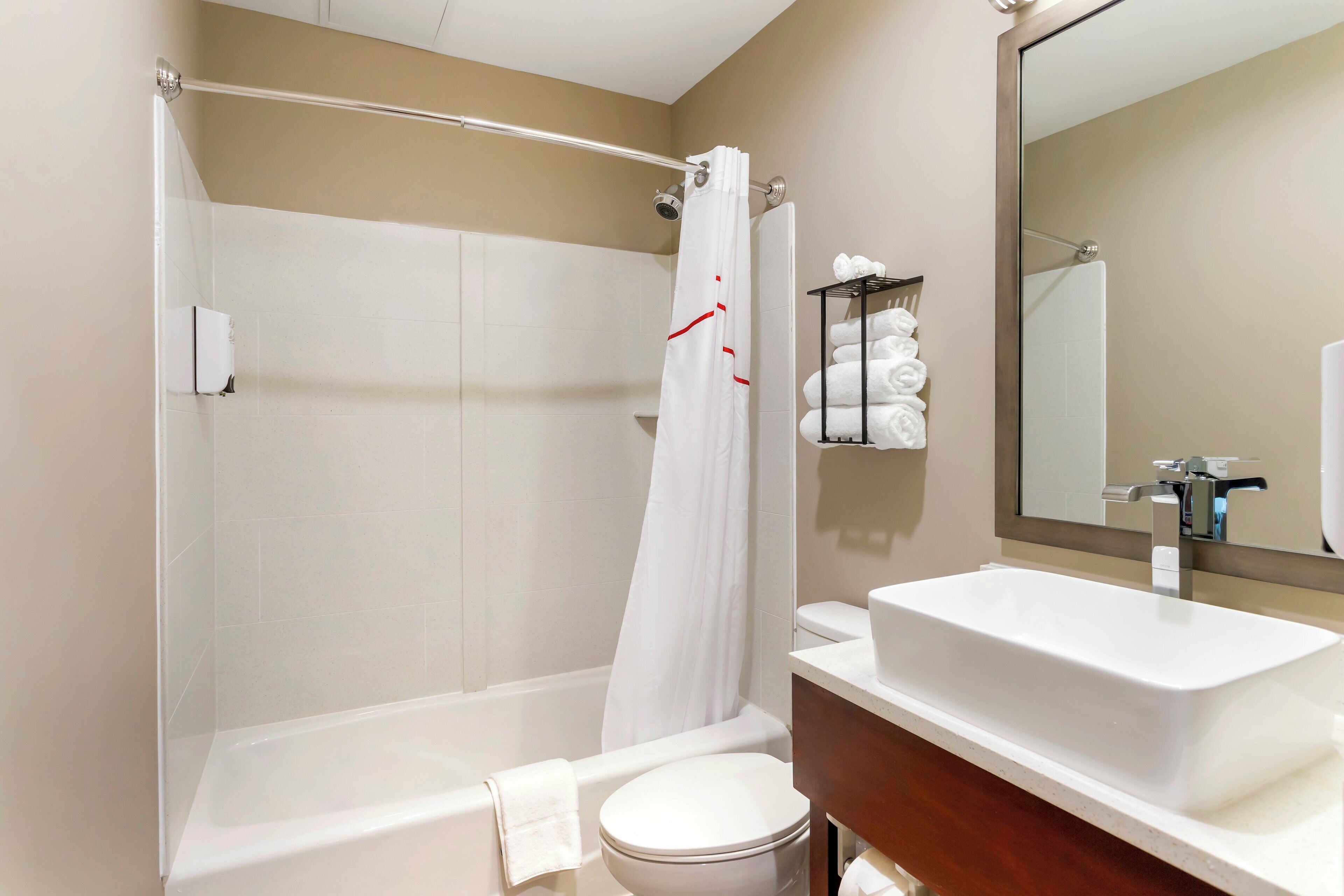 Photo - Red Roof Inn PLUS Jamaica, NY - JFK Airport