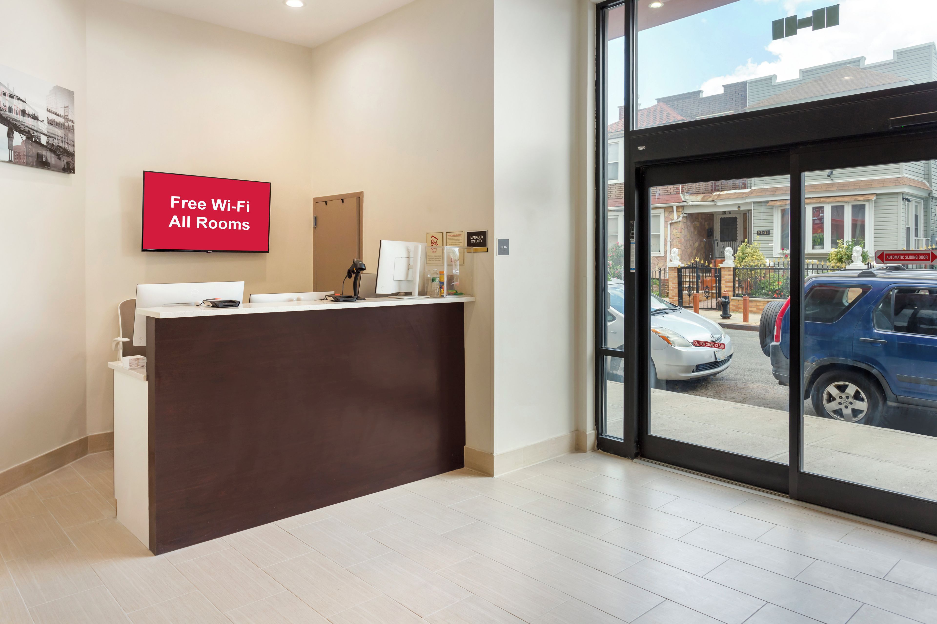 Photo - Red Roof Inn PLUS+ Jamaica, NY – JFK Airport