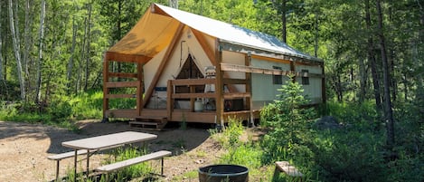 屋外ダイニングエリア